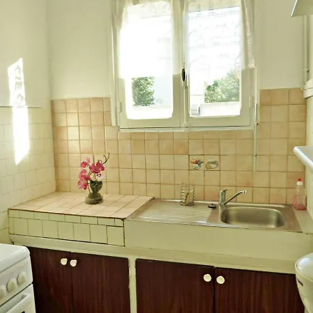 T2 Ensoleille A 2 Pas De La Avec Terrasse, Parking Et Wifi Options - Fr-1-387-123 *