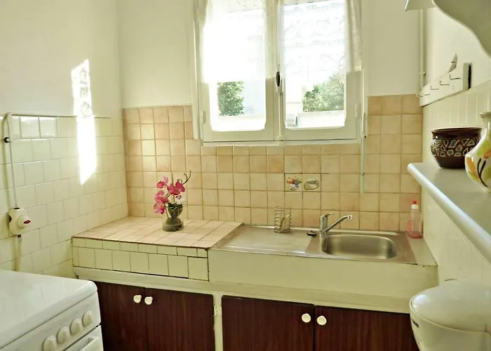 T2 Ensoleille A 2 Pas De La Avec Terrasse, Parking Et Wifi Options - Fr-1-387-123 *