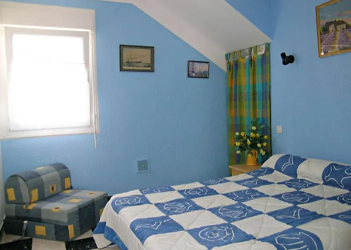 Apartment T2 Ensoleille A 2 Pas De La Avec Terrasse, Parking Et Wifi Options - Fr-1-387-123
