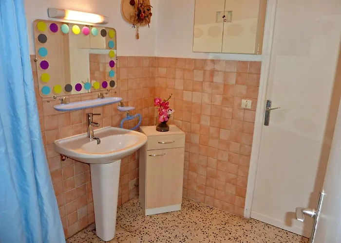 Apartment T2 Ensoleille A 2 Pas De La Avec Terrasse, Parking Et Wifi Options - Fr-1-387-123 Marseillan (Herault)